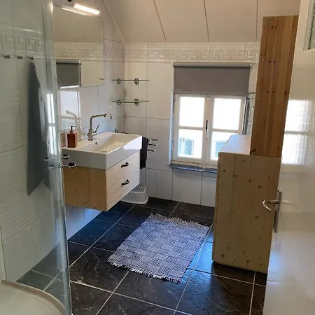 Huize Bronsgroen - Voor 2-6 Pers In Limburgse Heuvelland *